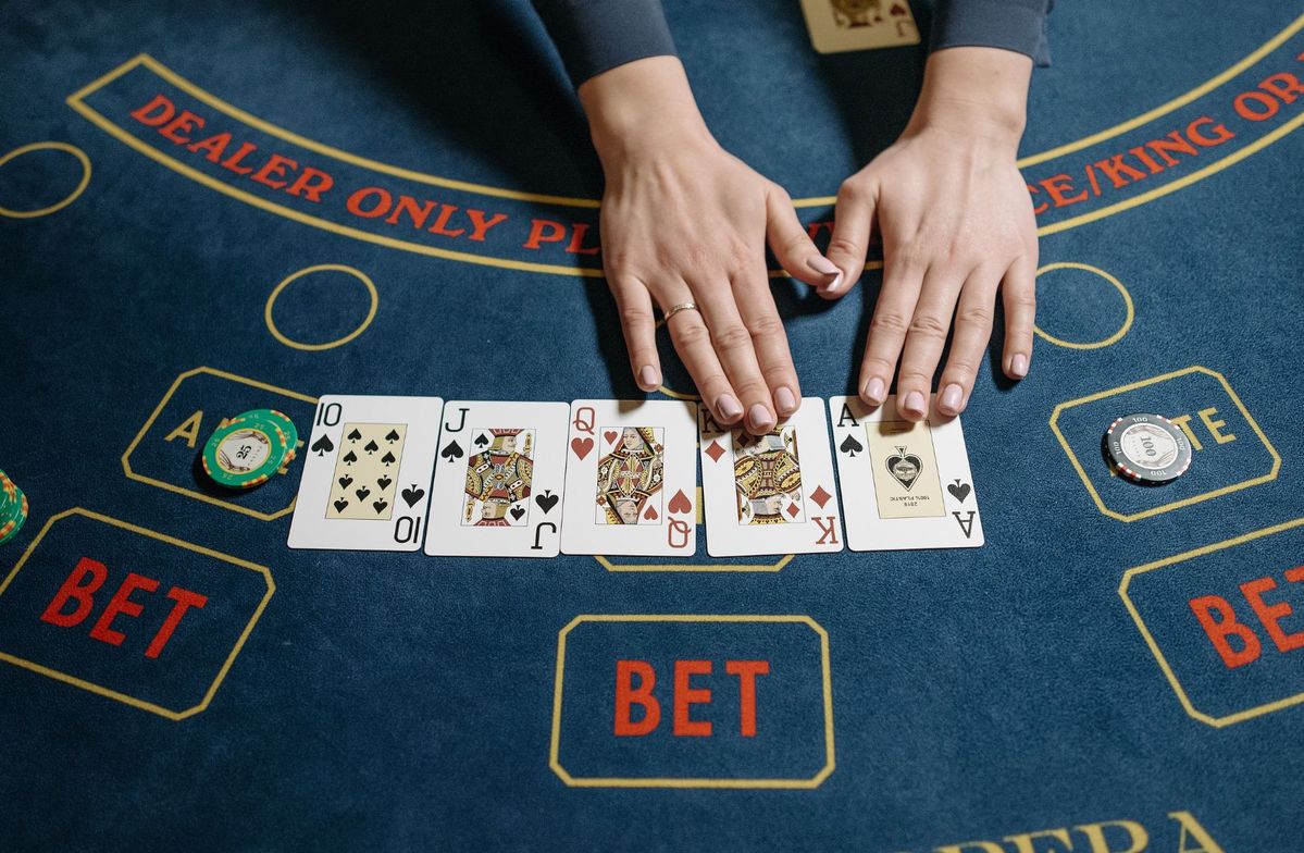 Cash Tornado Slots Live Casino